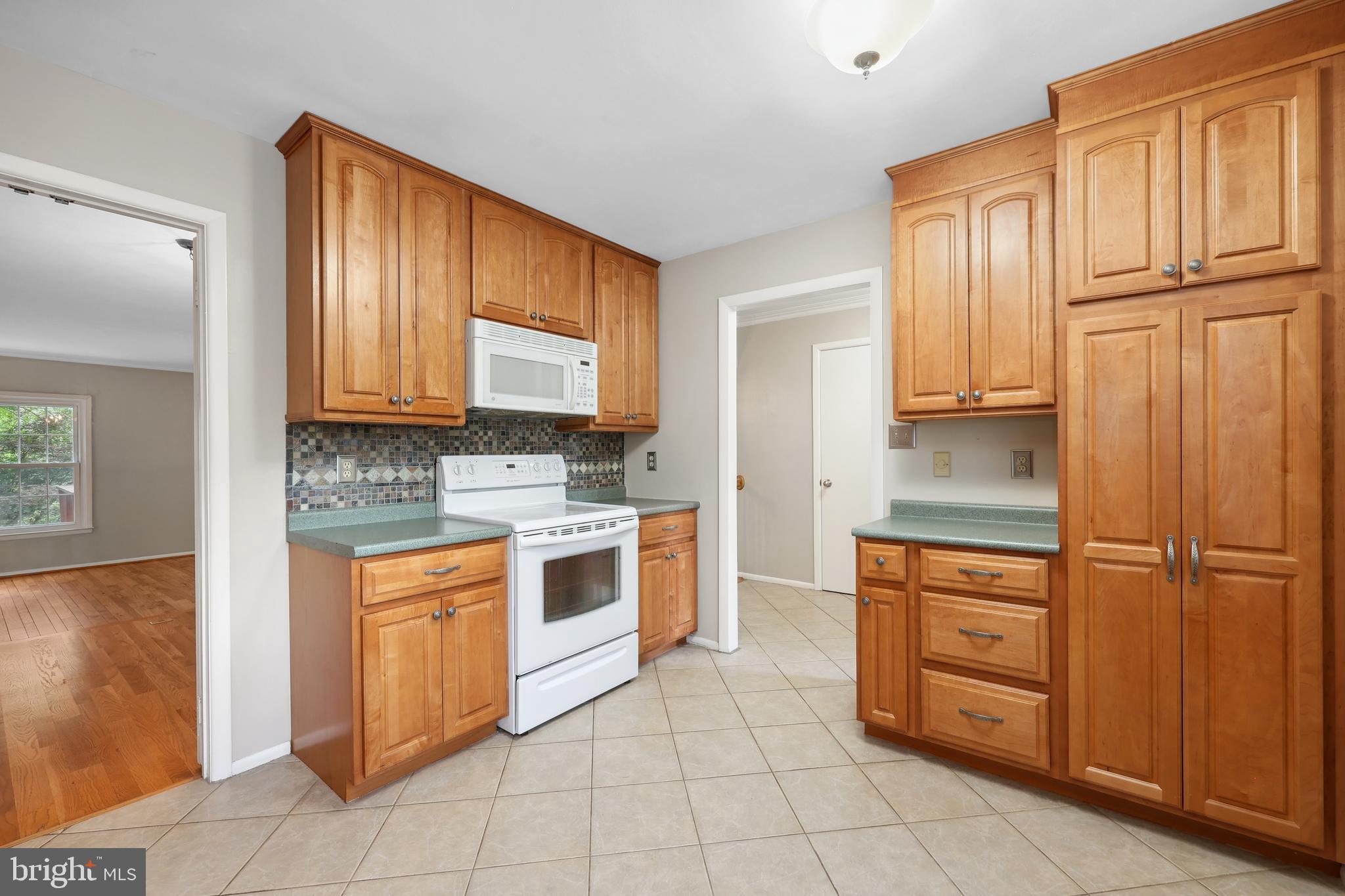 2893 SUTTON OAKS LANE