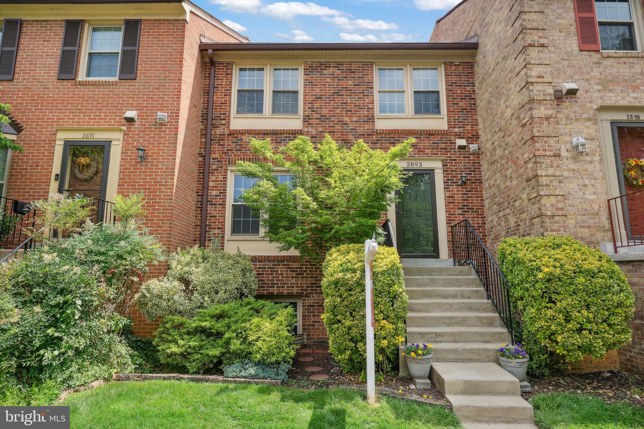 2893 SUTTON OAKS LANE