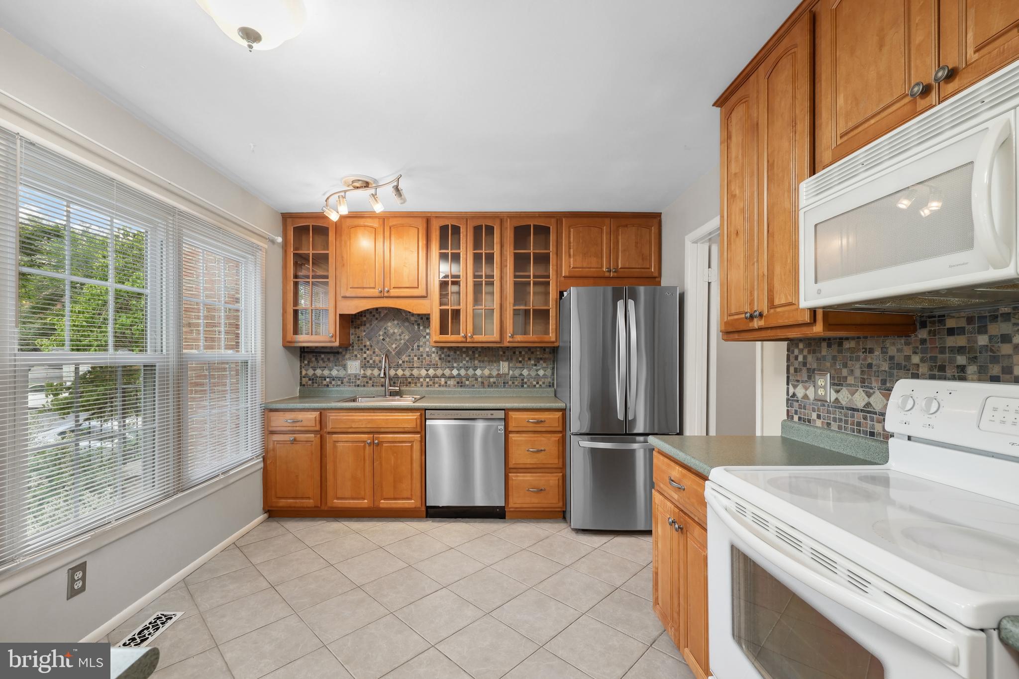 2893 SUTTON OAKS LANE