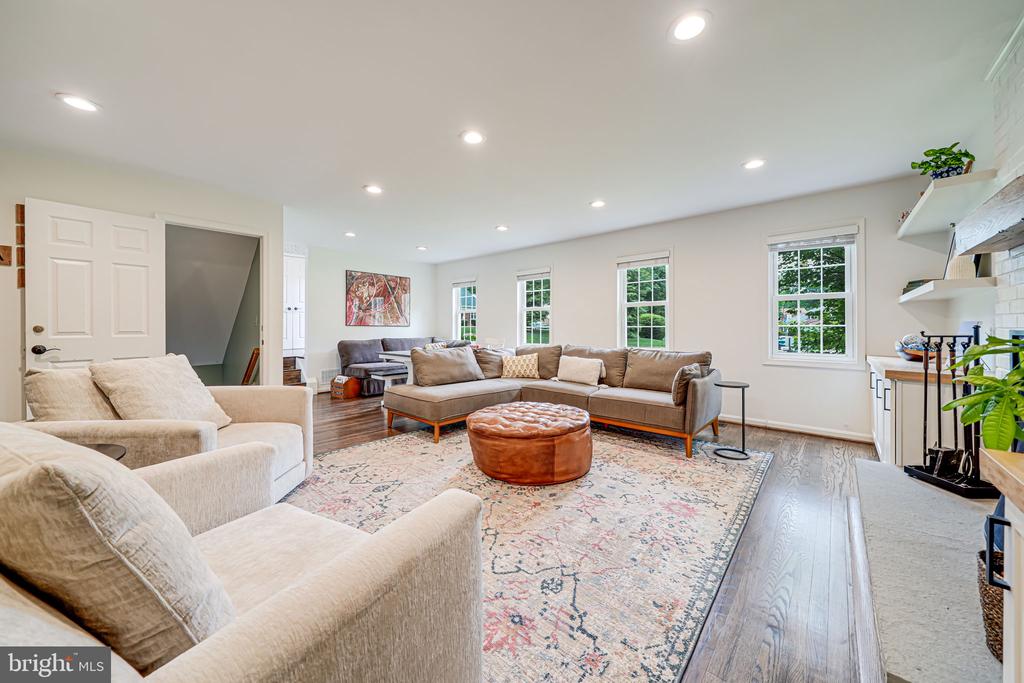 5616 Tilia Ct