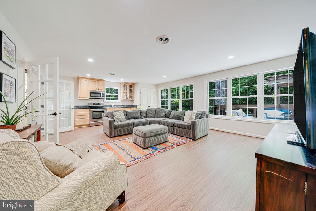 5616 Tilia Ct