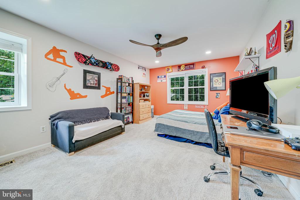 5616 Tilia Ct