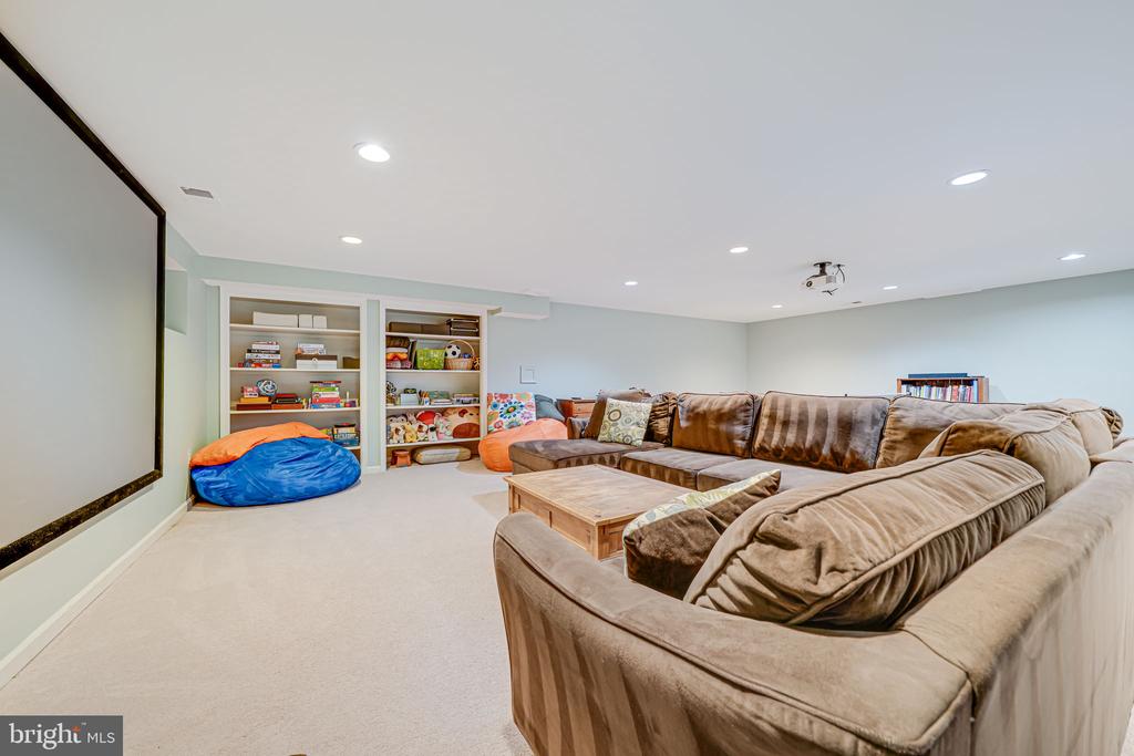 5616 Tilia Ct