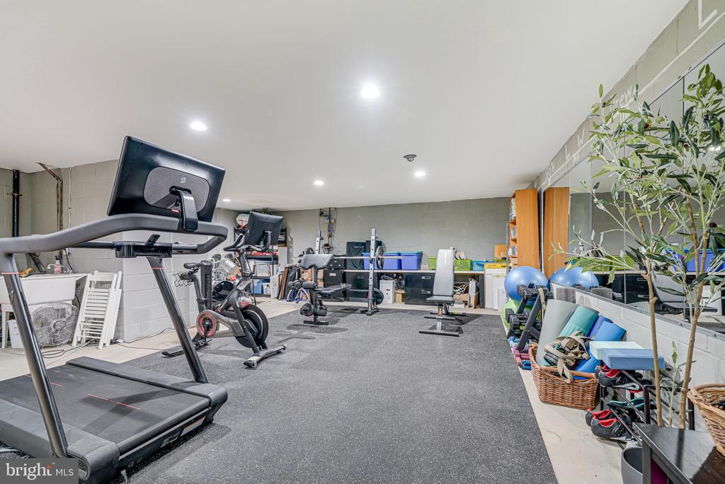 5616 Tilia Ct