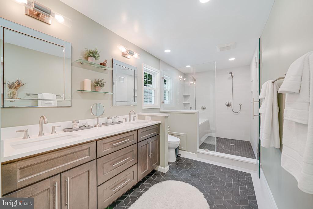 5616 Tilia Ct