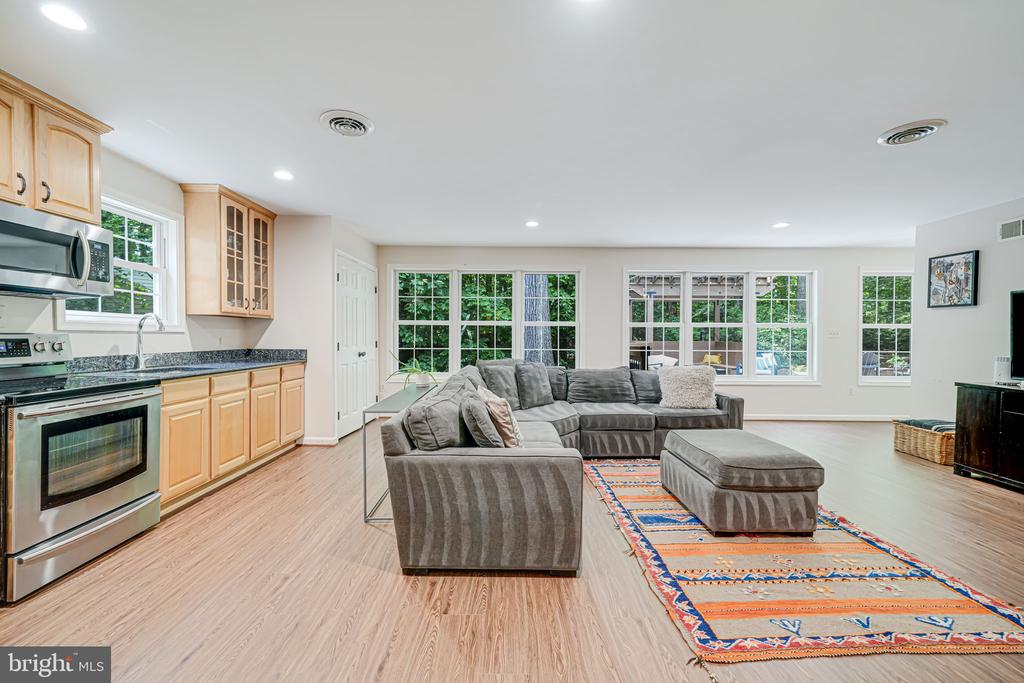 5616 Tilia Ct