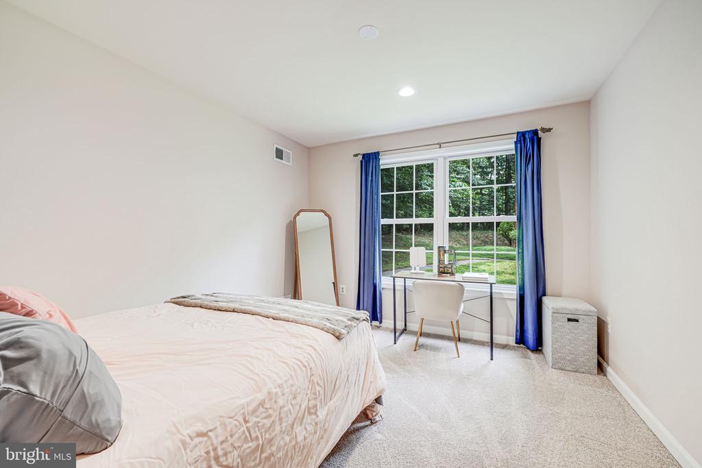 5616 Tilia Ct