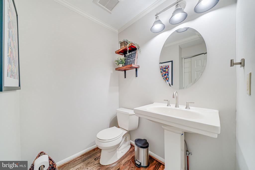 5616 Tilia Ct