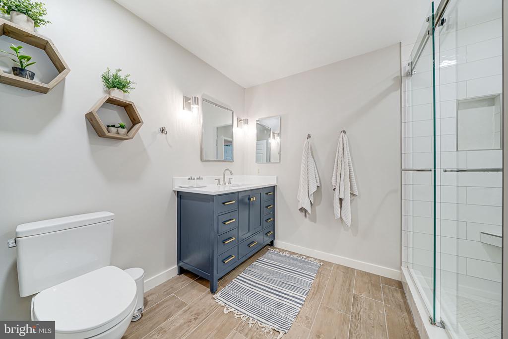 5616 Tilia Ct