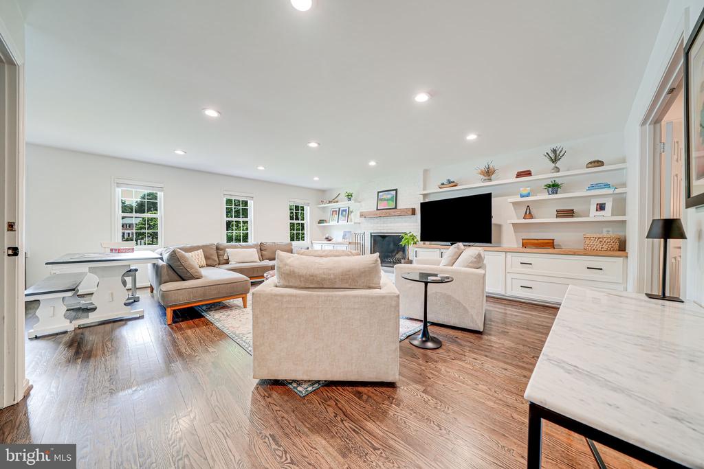 5616 Tilia Ct