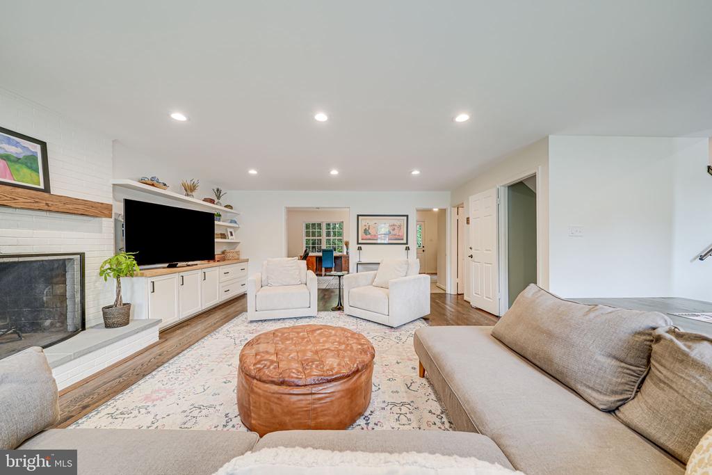 5616 Tilia Ct