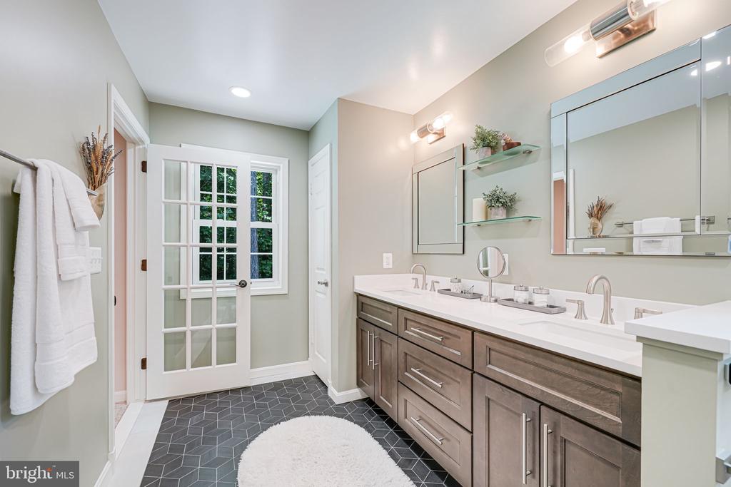 5616 Tilia Ct