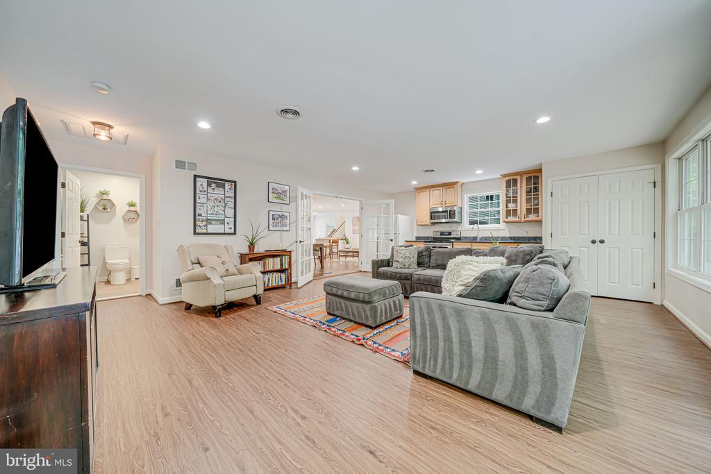 5616 Tilia Ct
