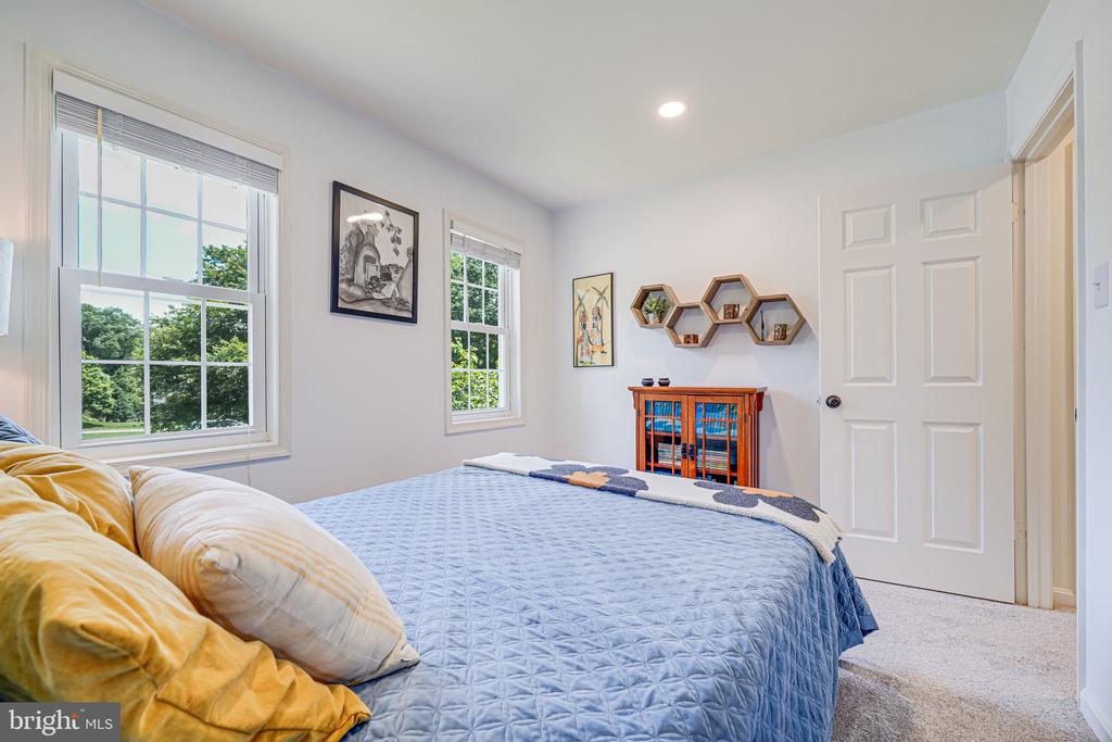 5616 Tilia Ct