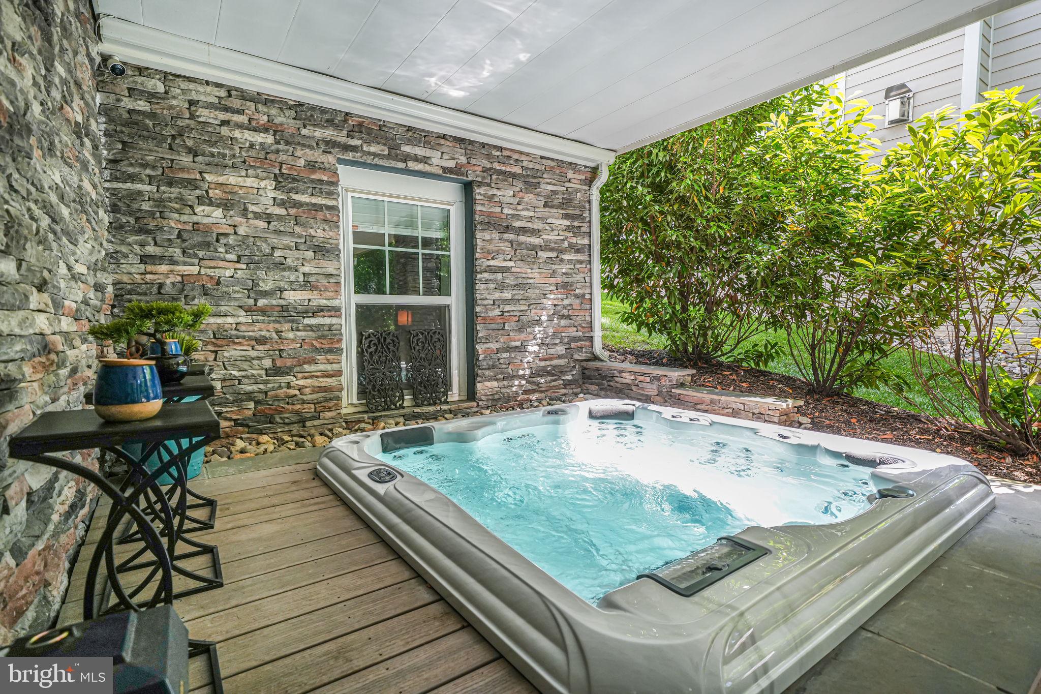 6513 Manor Ridge Ct