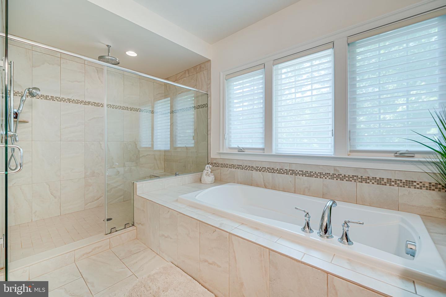 6513 Manor Ridge Ct