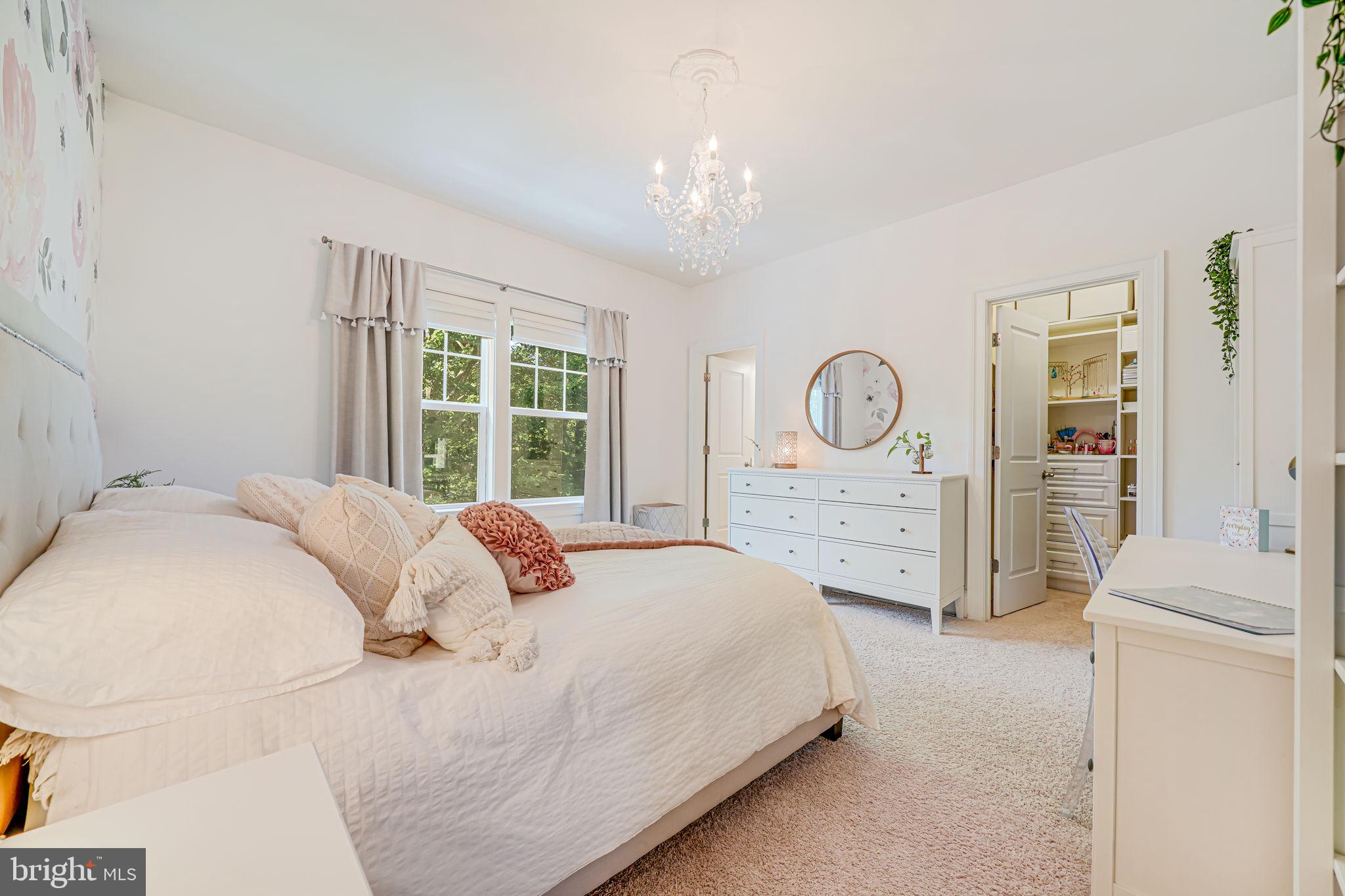 6513 Manor Ridge Ct
