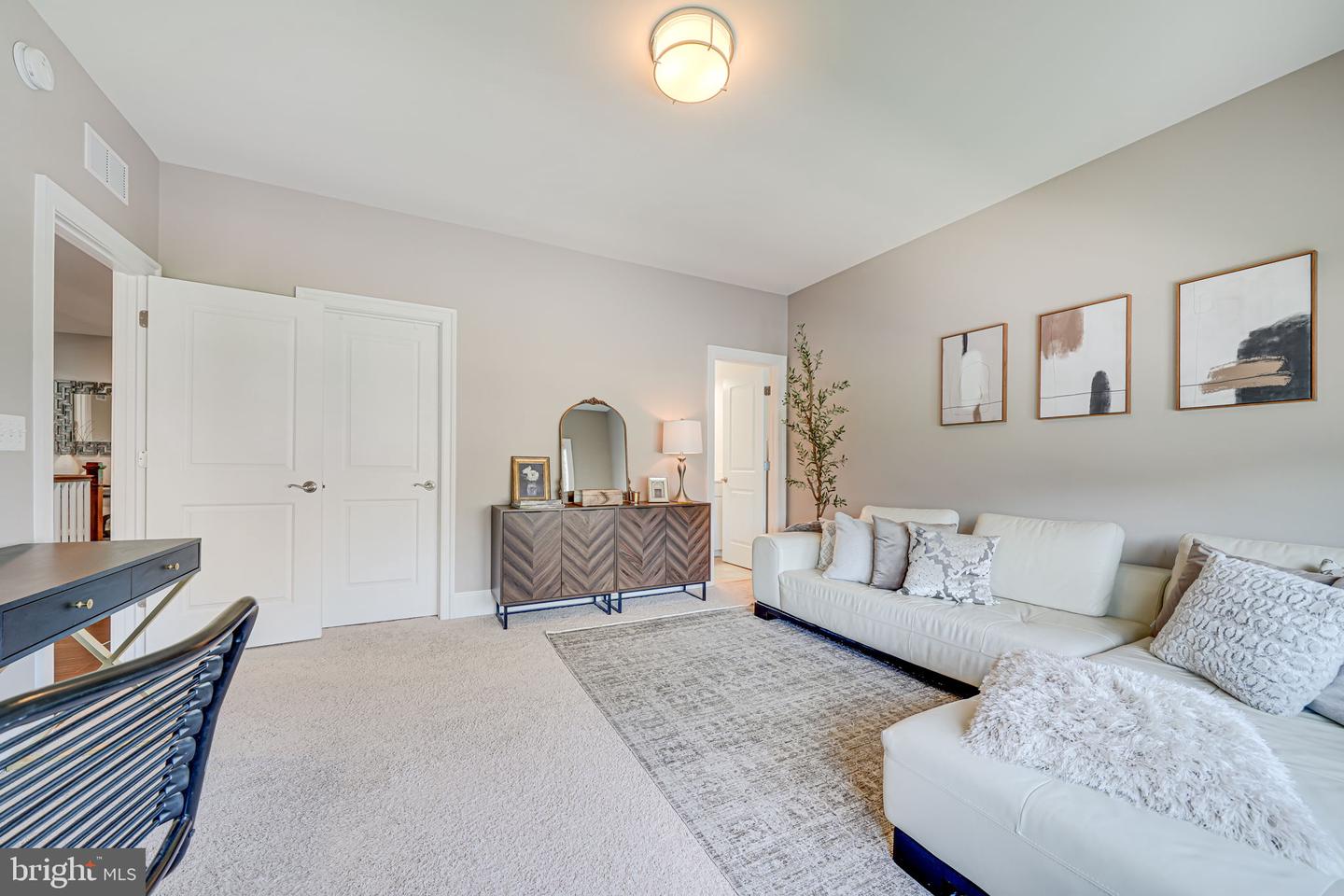 6513 Manor Ridge Ct