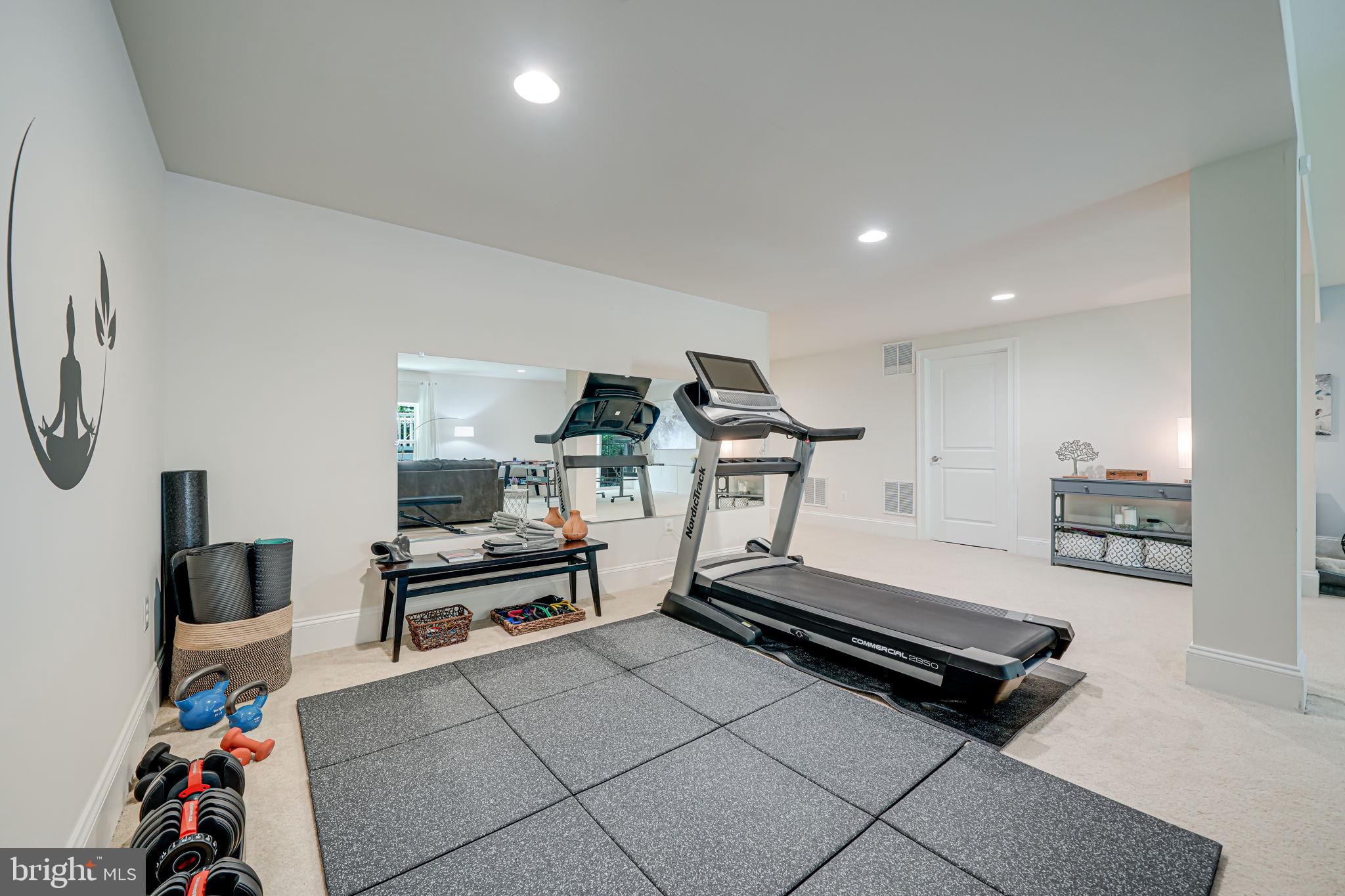 6513 Manor Ridge Ct