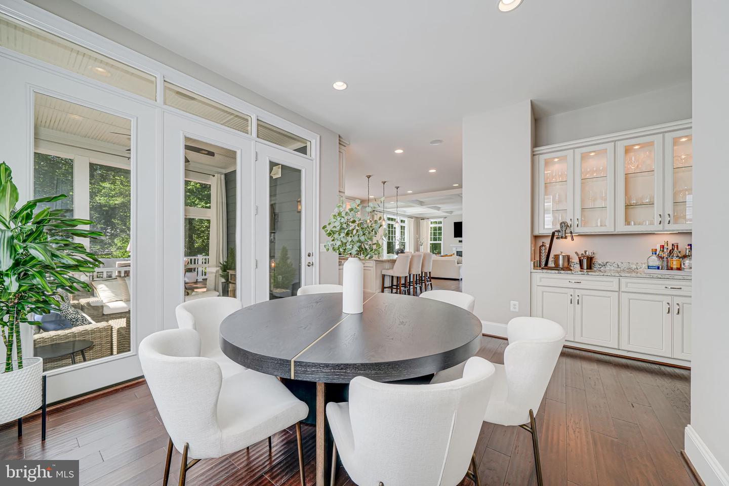 6513 Manor Ridge Ct