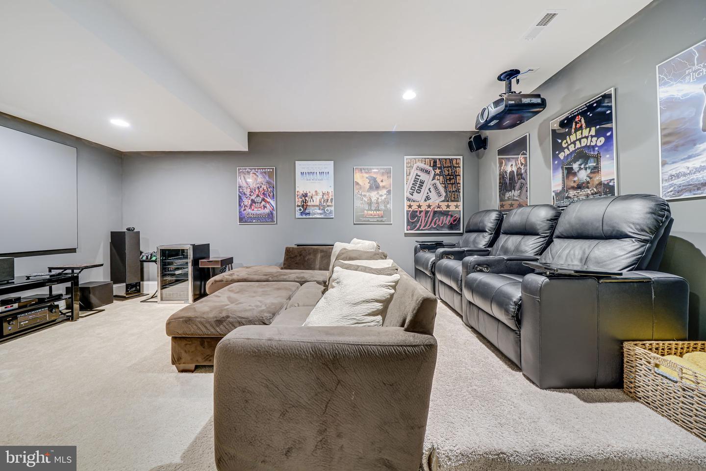 6513 Manor Ridge Ct