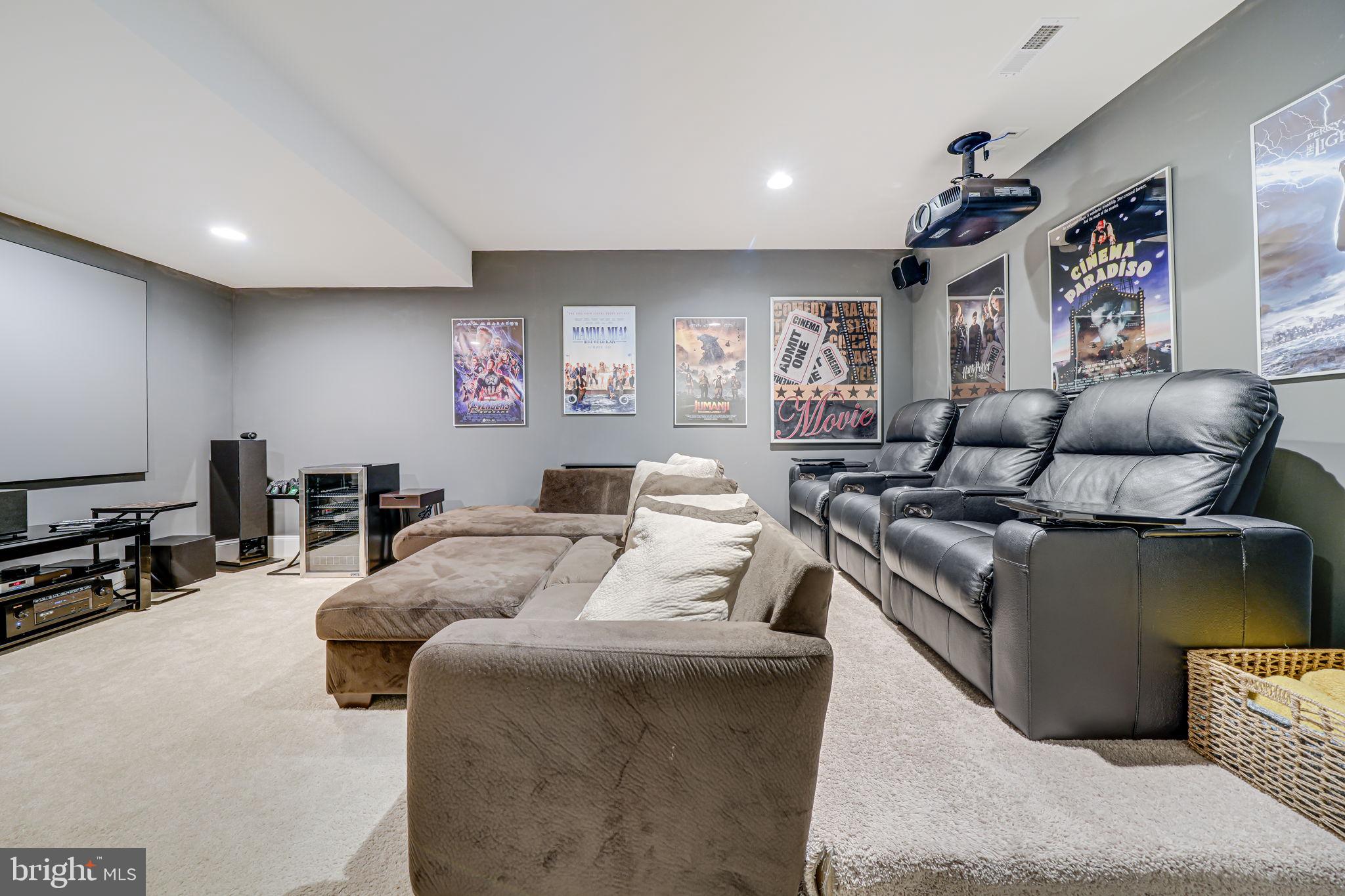 6513 Manor Ridge Ct