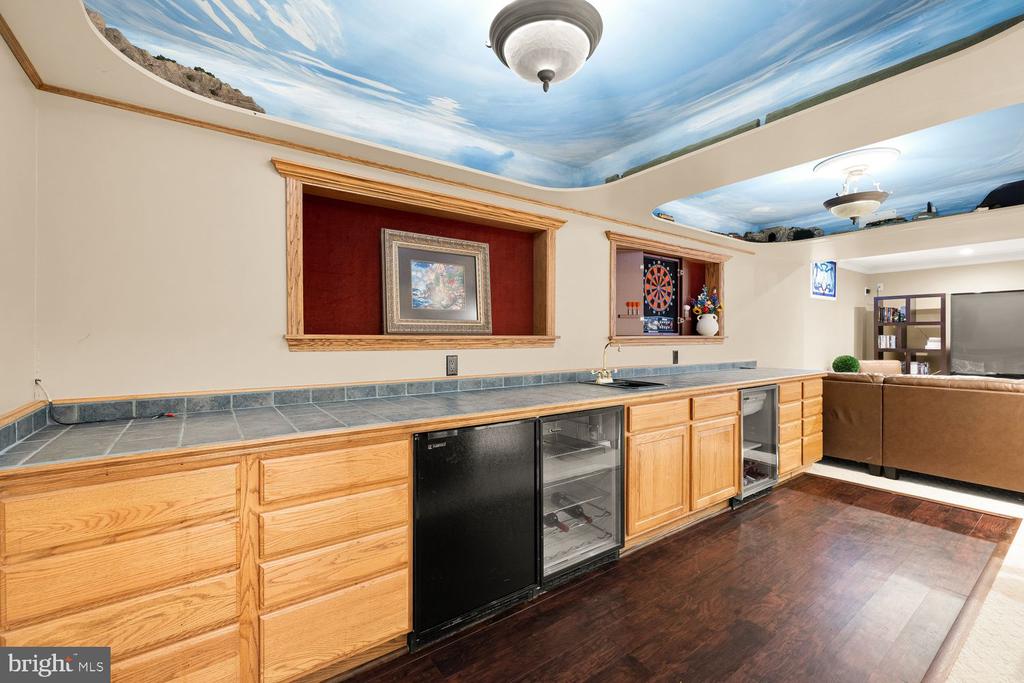 8327 Fran Ct