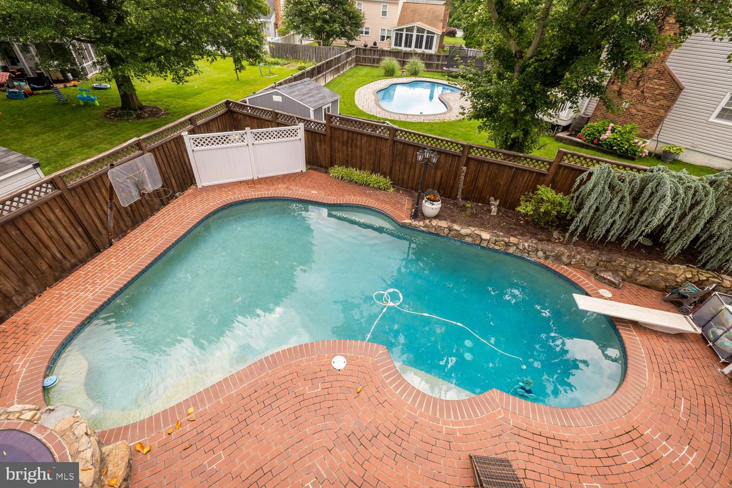 8327 Fran Ct