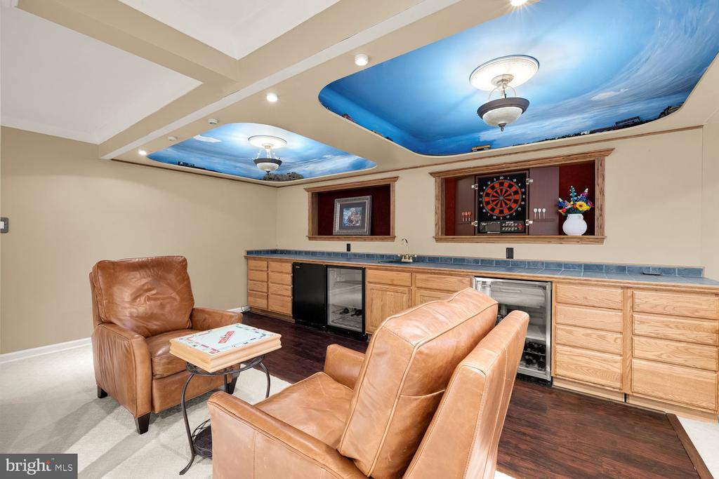 8327 Fran Ct