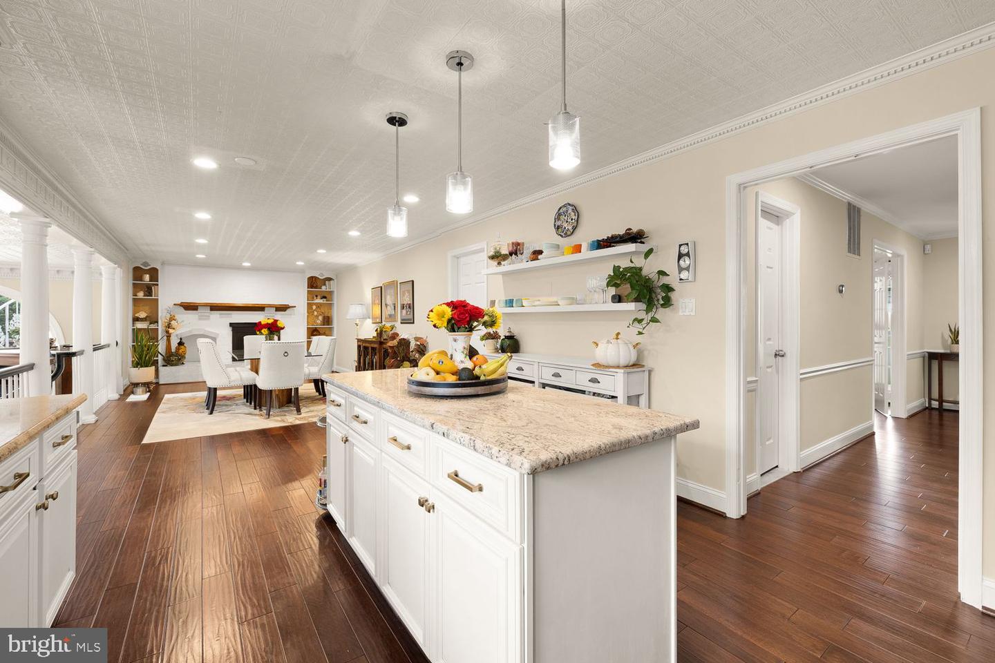 8327 Fran Ct