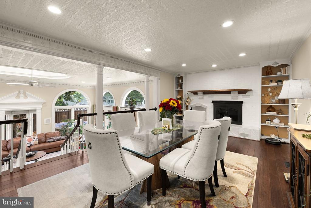 8327 Fran Ct