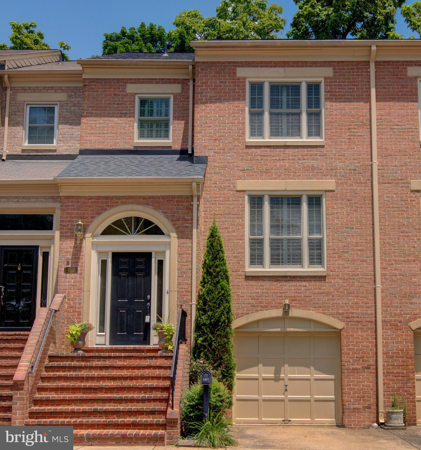 1427 McLean Mews Ct