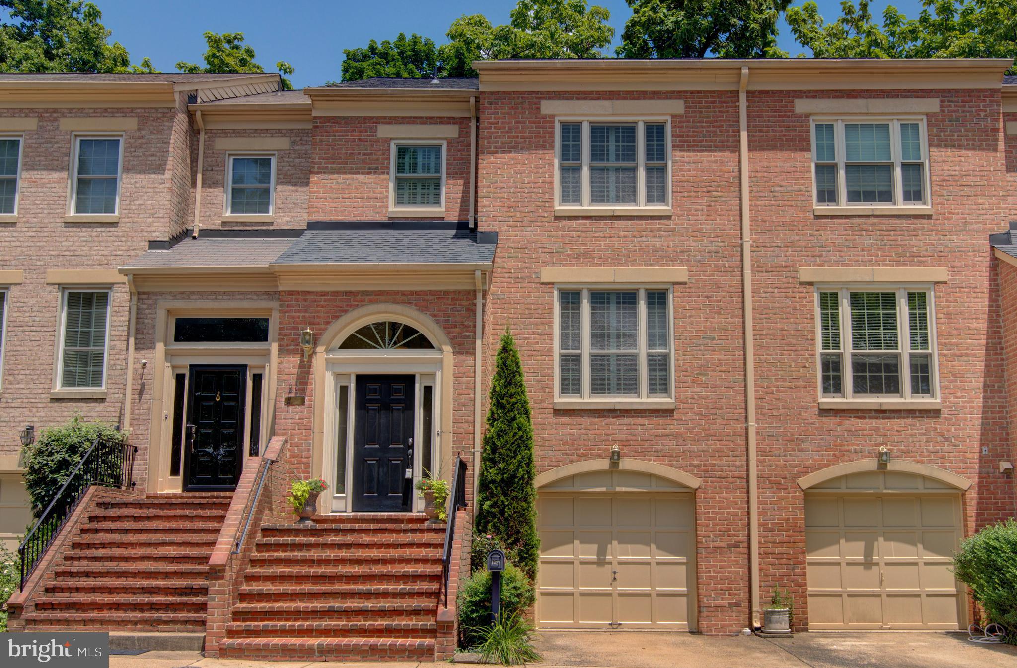 1427 McLean Mews Ct