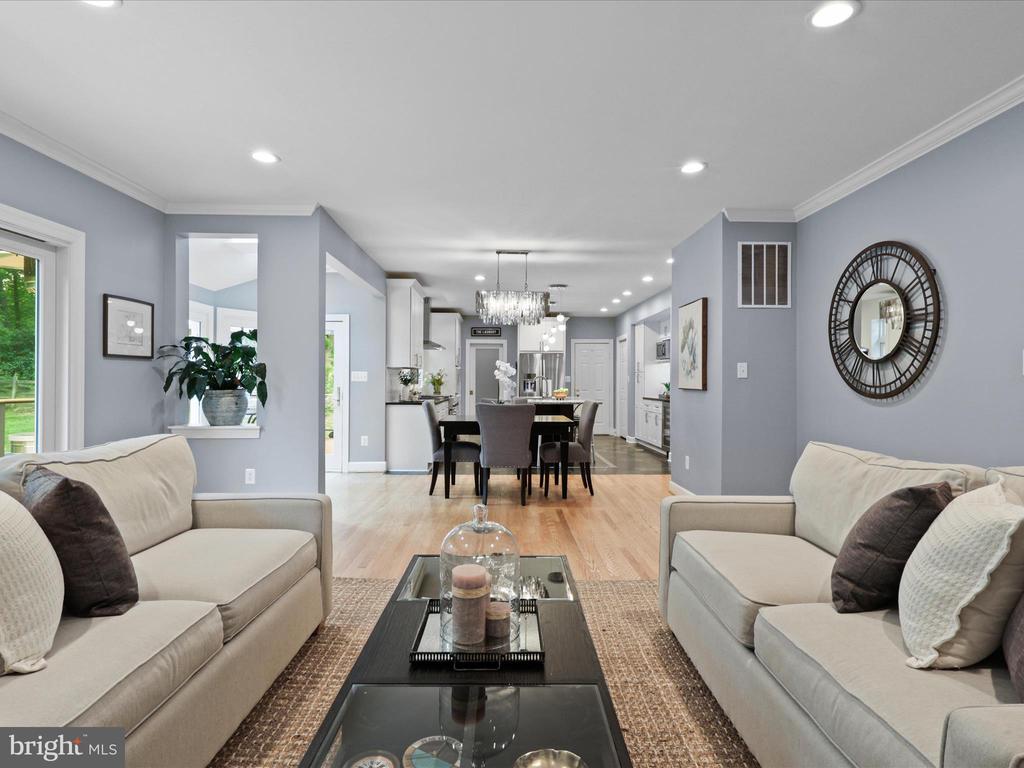 10809 FIELDWOOD DRIVE
