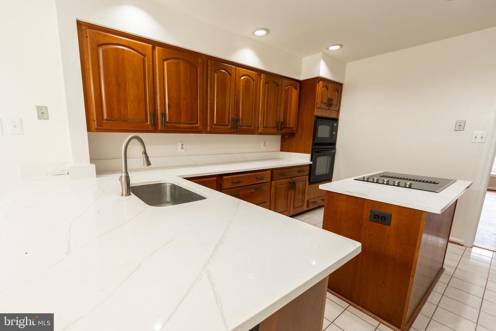 6503 DEIDRE TERRACE