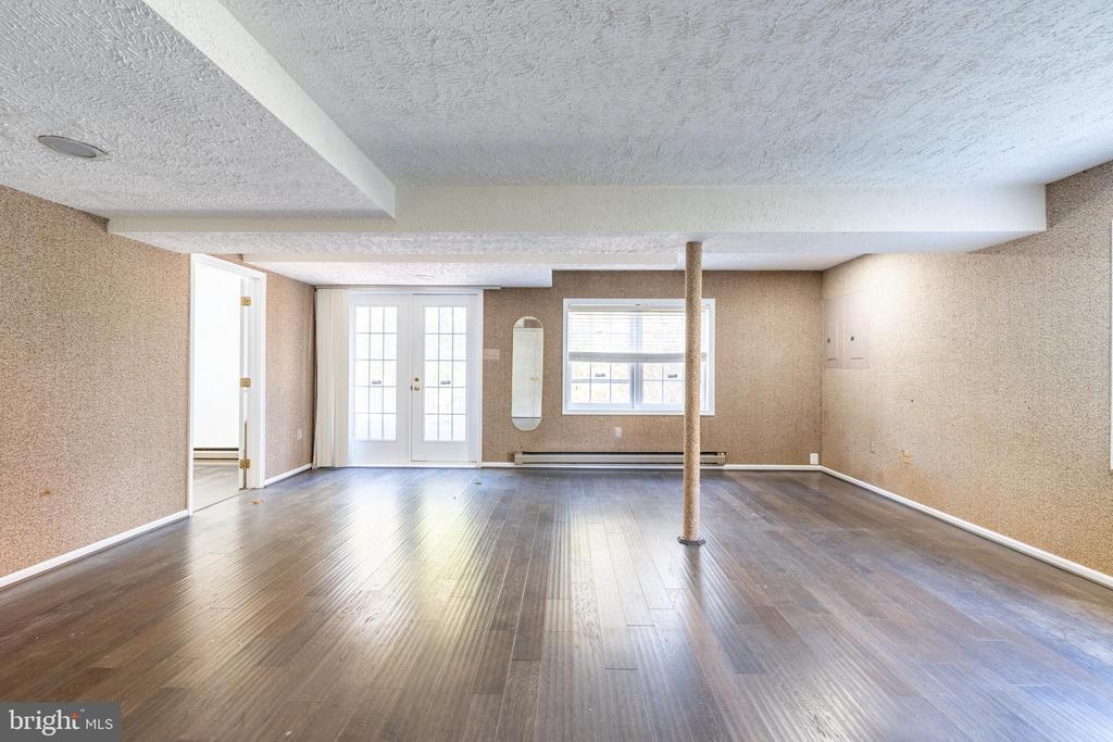 6503 DEIDRE TERRACE