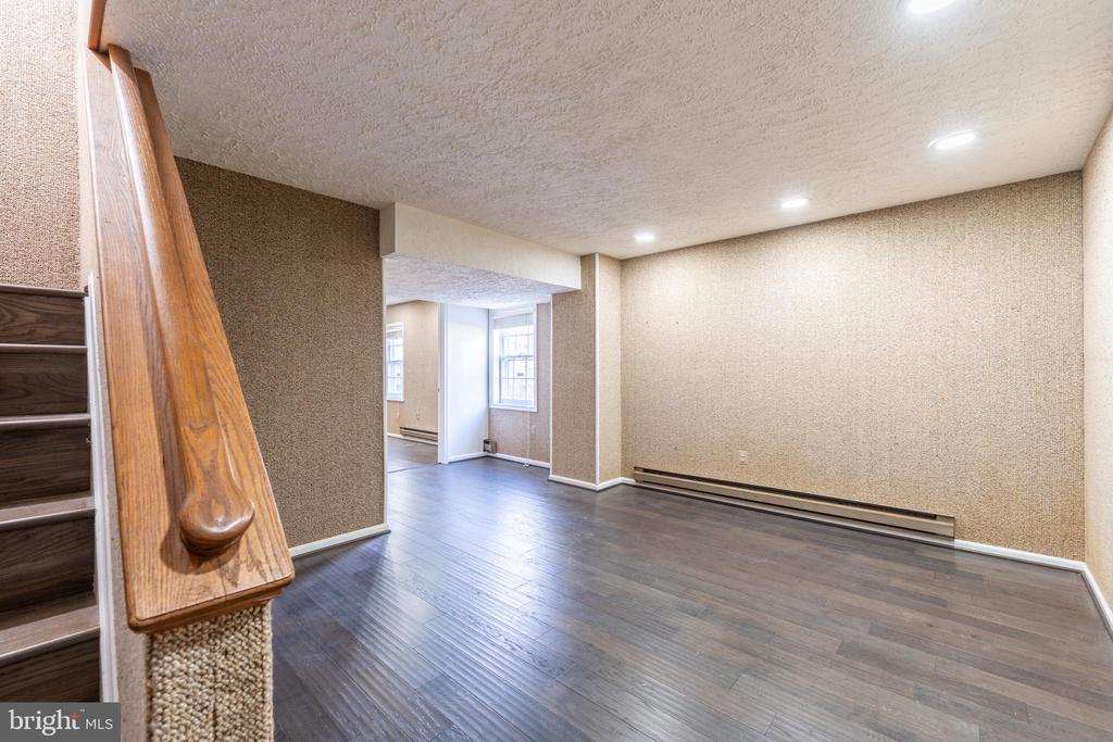 6503 DEIDRE TERRACE
