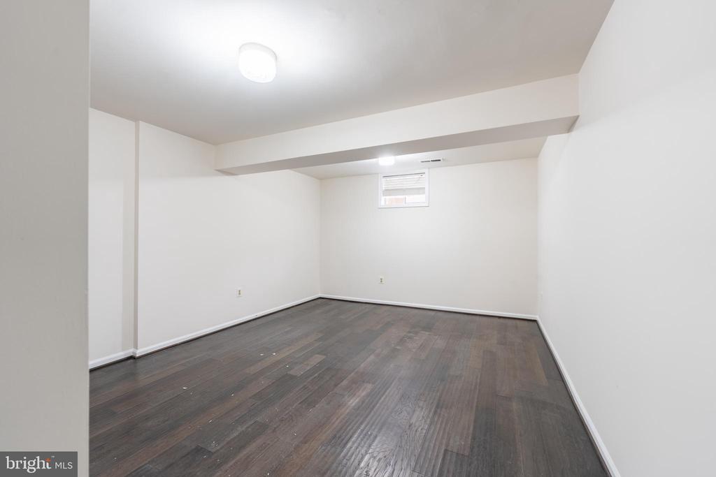 6503 DEIDRE TERRACE