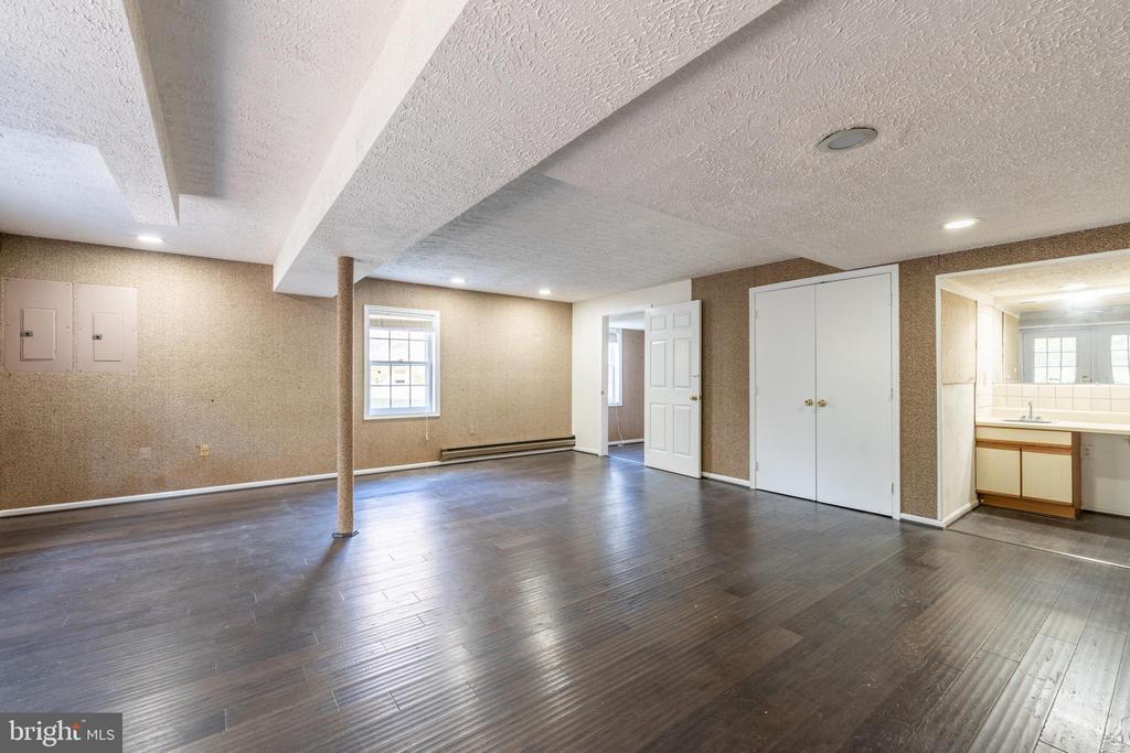 6503 DEIDRE TERRACE