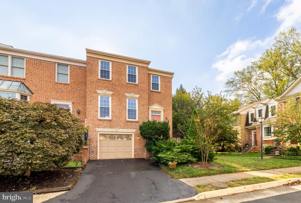 12323 FOX LAKE COURT