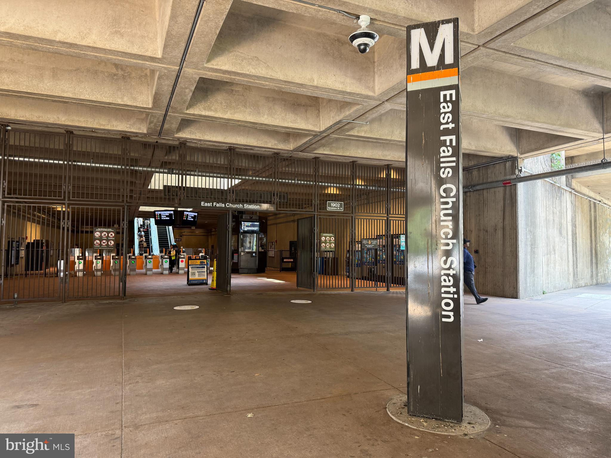 6513 MANOR RIDGE COURT