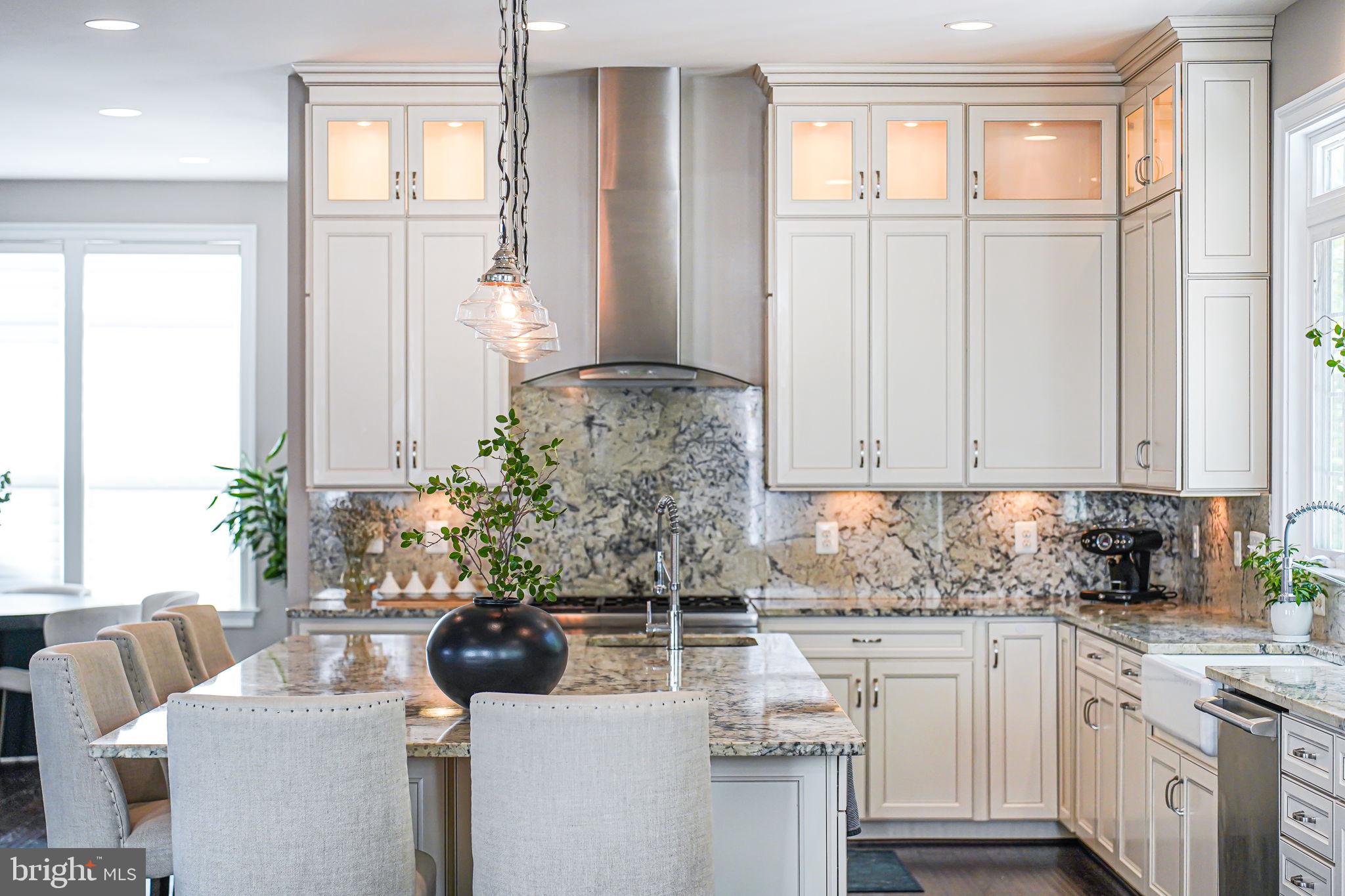 6513 MANOR RIDGE COURT