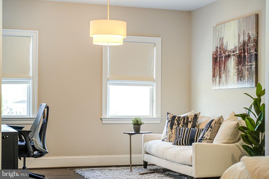 6513 MANOR RIDGE COURT