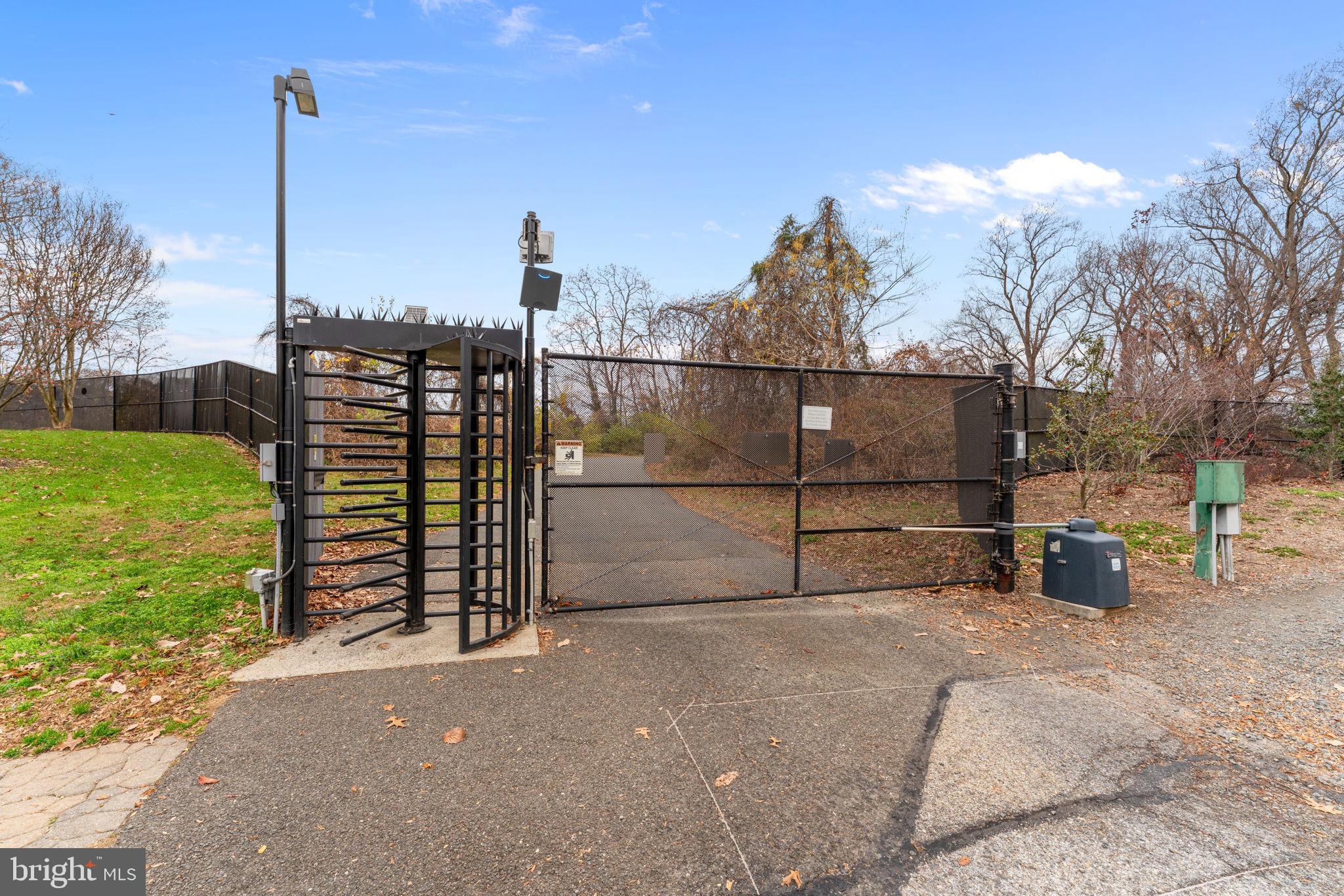 5901 MOUNT EAGLE DRIVE 1116