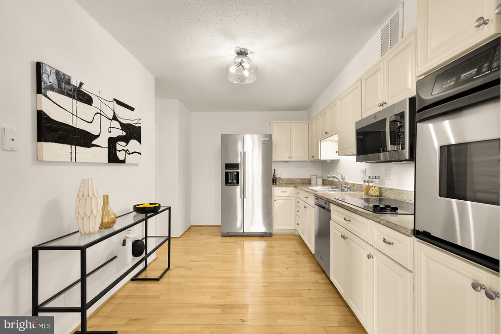 5901 MOUNT EAGLE DRIVE 1116