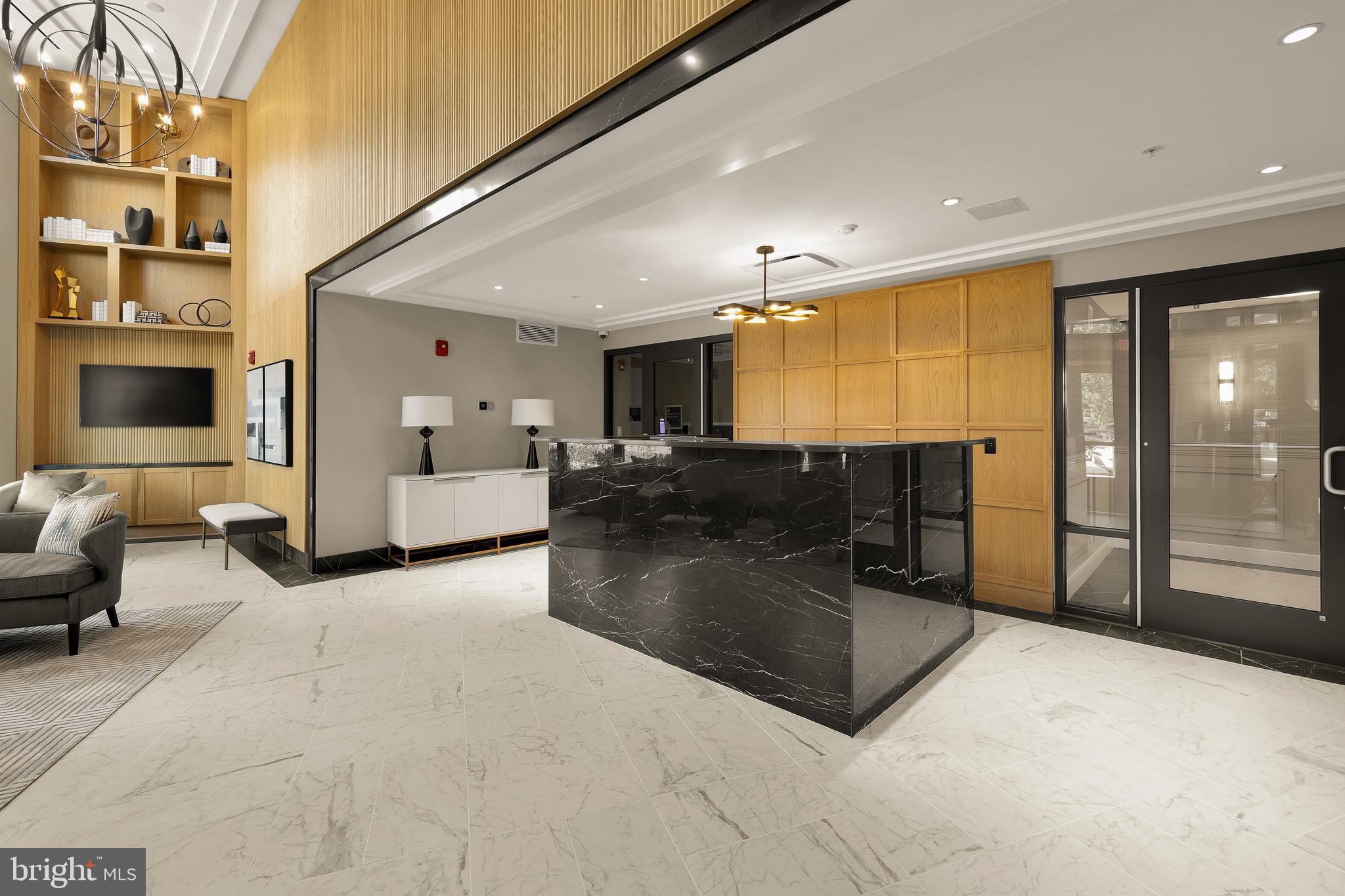 6718 LOWELL AVENUE 805