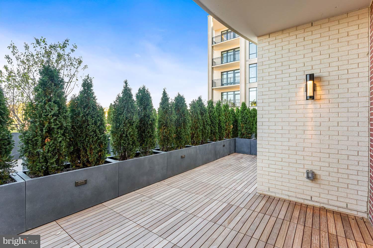 6718 LOWELL AVENUE 805