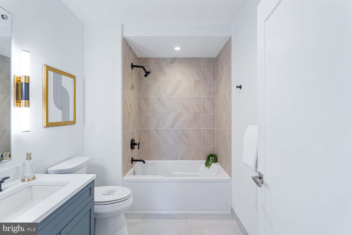 6718 LOWELL AVENUE 805