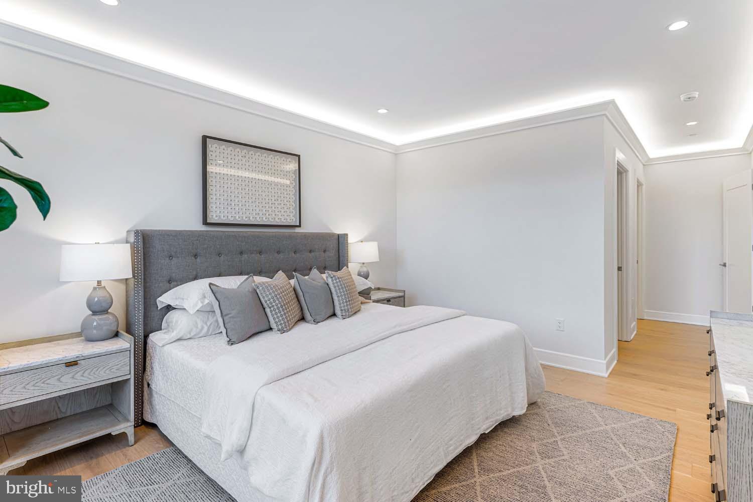 6718 LOWELL AVENUE 805