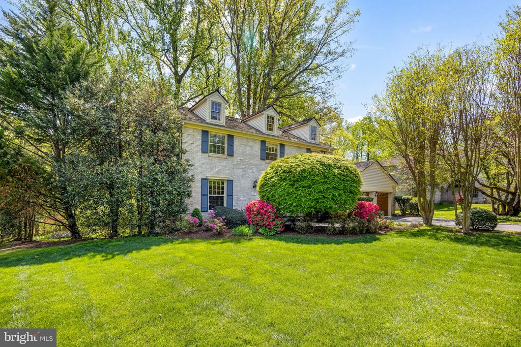 718 RIDGE DRIVE